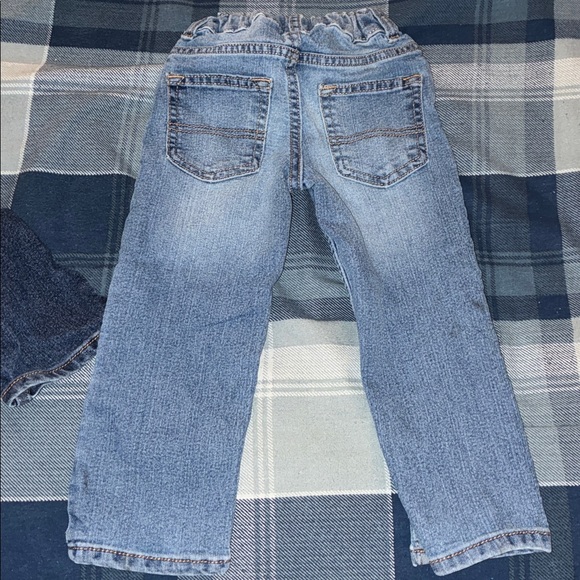 Kids OshKosh B’gosh Jeans - Picture 6 of 7